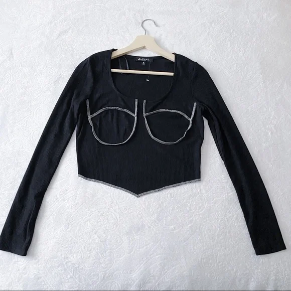 NWT Black Ribbed Crop Top With White Contrast Stitching - Picture 2 of 8